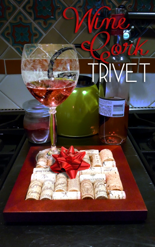 Wine Cork Trivet @ BandBBuildALife.com