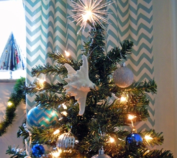 starfish on the christmas tree @ BandBBuildALife.com