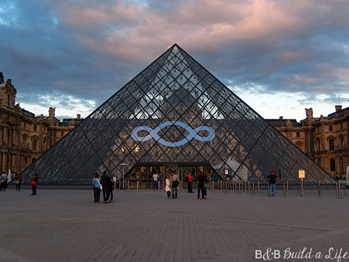 Louvre Museum at Sunset @ BandBuildaLife.com