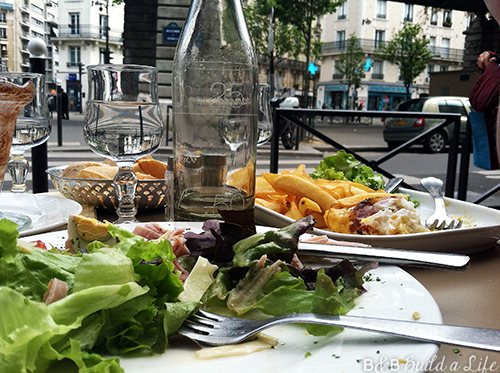 cafe lunch in paris @ BandBBuildALife.com
